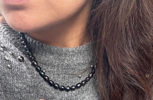 Simple Peacock Black Pearl Choker Necklace