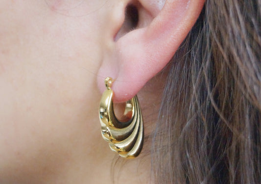 Luna Wavy Long Hoops